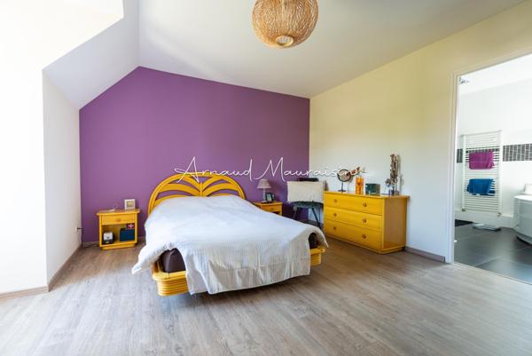 Maison récente avec piscine au cœur du village !