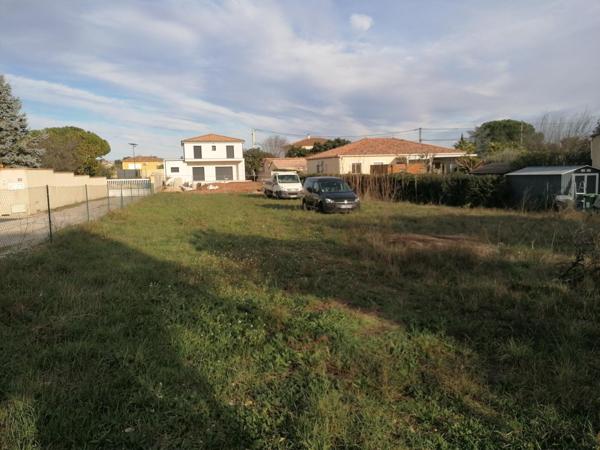 34800 CANET TERRAIN INDEPENDENT CONSTRUCTIBLE 950 M2 VIABILISE