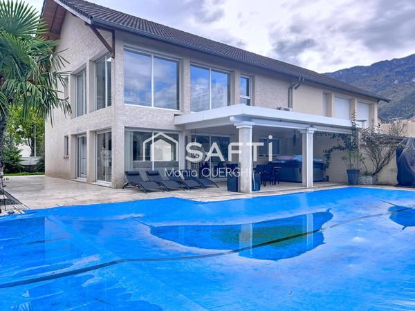Villa moderne 160 m² , 6pièces, 650 m² terrain piscine