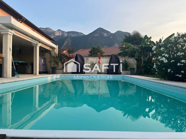 Villa moderne 160 m² , 6pièces, 650 m² terrain piscine