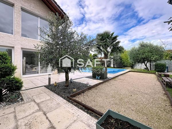 Villa moderne 160 m² , 6pièces, 650 m² terrain piscine