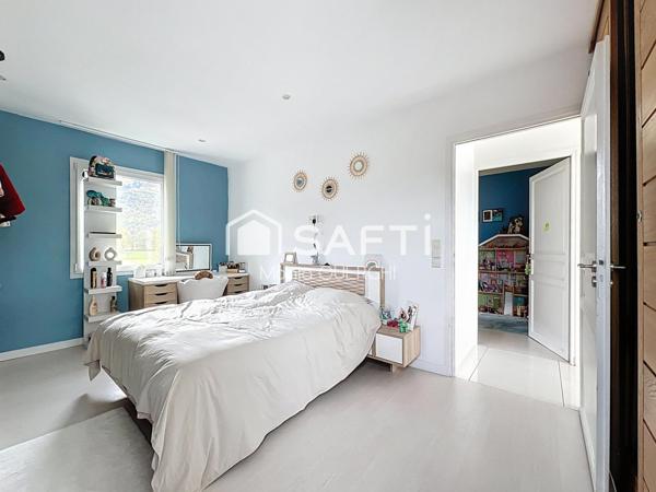 Villa moderne 160 m² , 6pièces, 650 m² terrain piscine