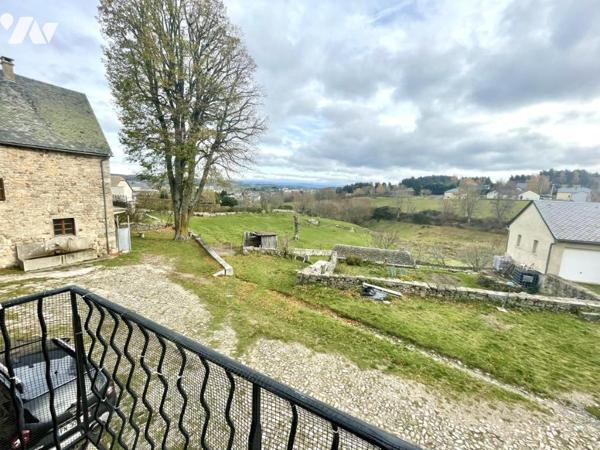 A VENDRE - MAISON DE VILLE EN PIERRE A SAINT CHELY D'APCHER