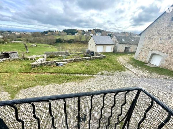 A VENDRE - MAISON DE VILLE EN PIERRE A SAINT CHELY D'APCHER