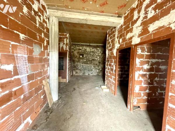 A VENDRE - MAISON DE VILLE EN PIERRE A SAINT CHELY D'APCHER