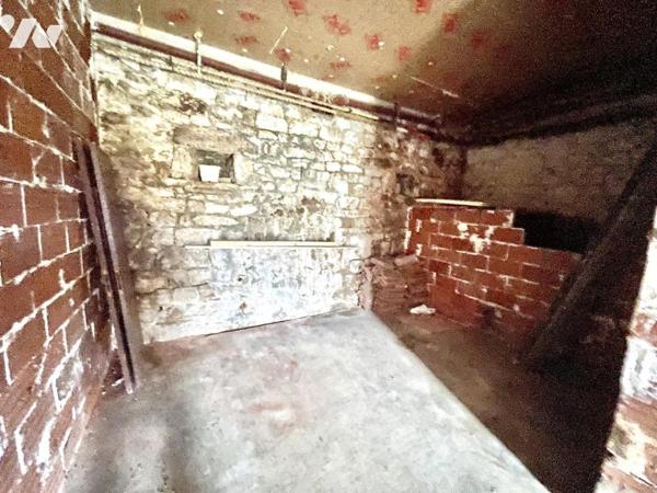 A VENDRE - MAISON DE VILLE EN PIERRE A SAINT CHELY D'APCHER