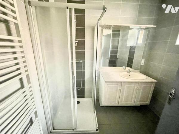 A VENDRE - MAISON DE VILLE EN PIERRE A SAINT CHELY D'APCHER