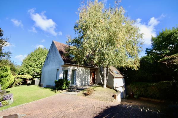 Bessancourt (95550) A vendre à Bessancourt, Villa de 142 m2, 4 chambres, sous sol total, terrain de 1178 m2.