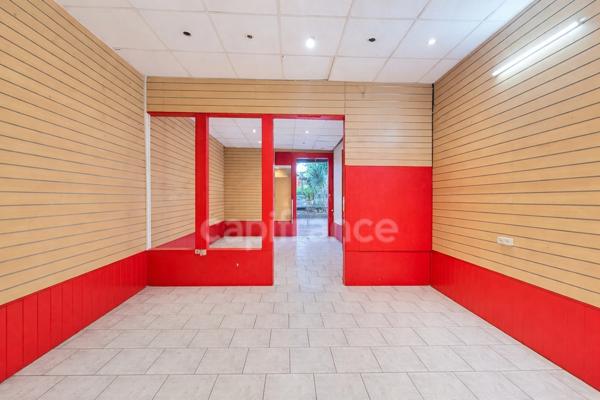 Immeuble de caractère à rénover – Commerce + locaux commerciaux + habitation – Place de la Victoire