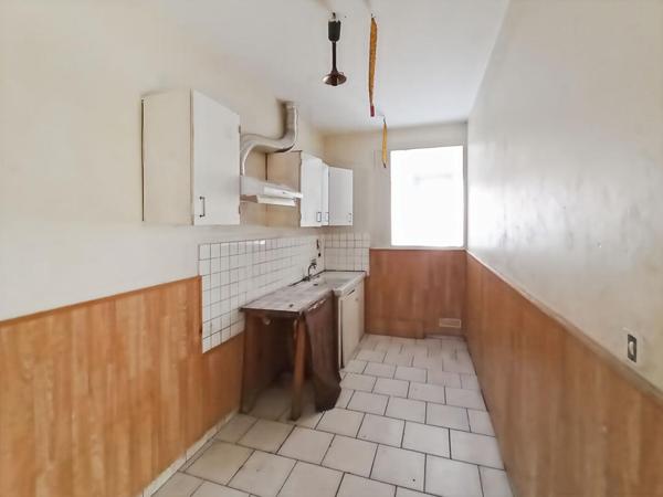 Maison de 4 pièces entièrement à rénover à Arthes