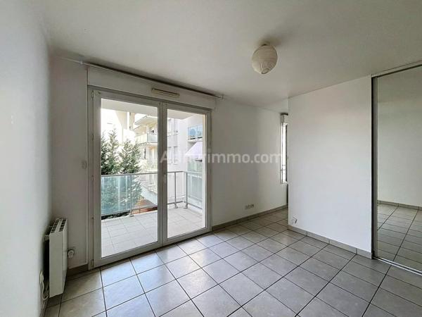 Location                                                      Appartement
                        
                     1 pièces                      30 m2                     à Clermont-Ferrand