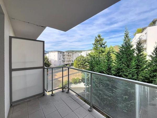 Location                                                      Appartement
                        
                     1 pièces                      30 m2                     à Clermont-Ferrand