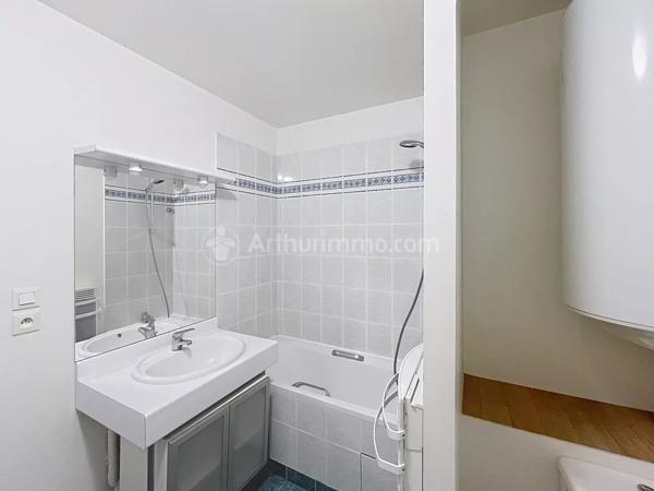 Location                                                      Appartement
                        
                     1 pièces                      30 m2                     à Clermont-Ferrand