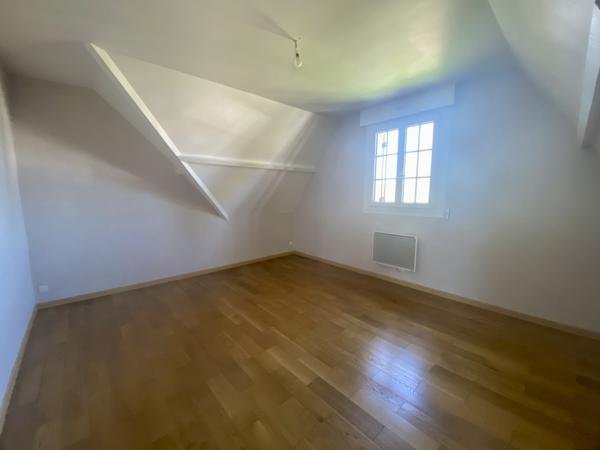 Revelles (80540) REVELLES- PAVILLON INDIVIDUEL- 5 CHAMBRES