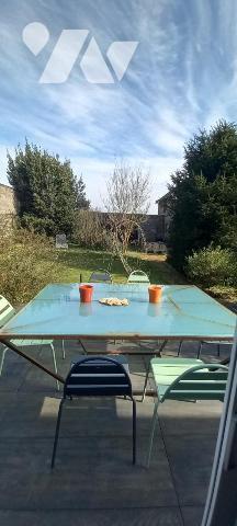 THOUARE SUR LOIRE PLEIN BOURG BORGEOISE RENOVEE DE 170M² + VERANDA + DEPENDANCE + GARAGE +GRENIER