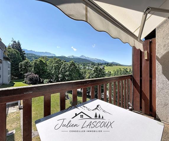 Charmant appartement 2 pièces meublé avec balcon, au dernier étage, à deux pas du centre-village de VILLARD DE LANS (38)