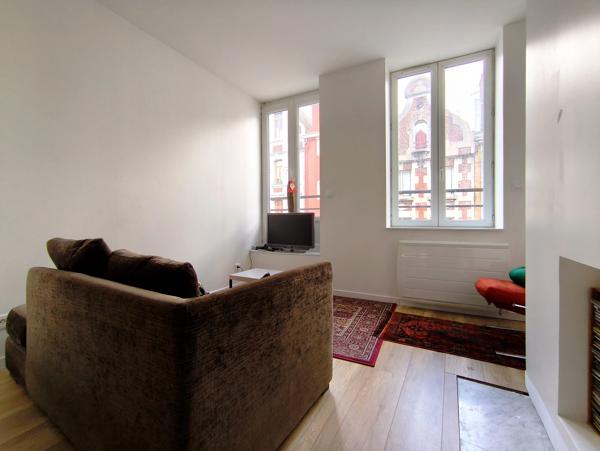 62000 Arras - rue St-Aubert - T4 avec terrasse type patio - 80m²