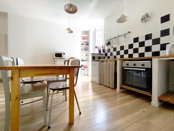 62000 Arras - rue St-Aubert - T4 avec terrasse type patio - 80m²