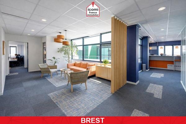A VENDRE - LOCAUX DISPONIBLES DE 462M² POUR 2027 - 14 BUREAUX - 2 SALLES DE REUNION - IMMEUBLE DALLE BETON DE 2011 - ASCENSEUR - 30 PLACES DE PARKING