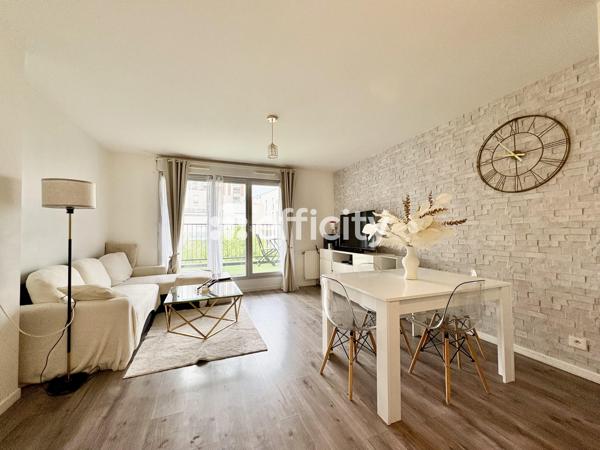 Appartement
         3 pièces
        - 59 m² 292 000 € *