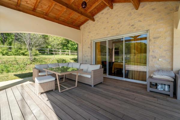 Propriété de charme avec vue panoramique sur la forêt 170m2, dépendance avec studio et grange, SALLEBOEUF