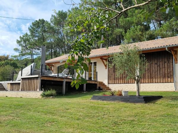 Propriété de charme avec vue panoramique sur la forêt 170m2, dépendance avec studio et grange, SALLEBOEUF