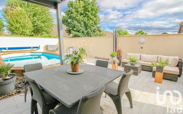 Maison 6 pièces de 140 m² à Ambarès-et-Lagrave (33440)