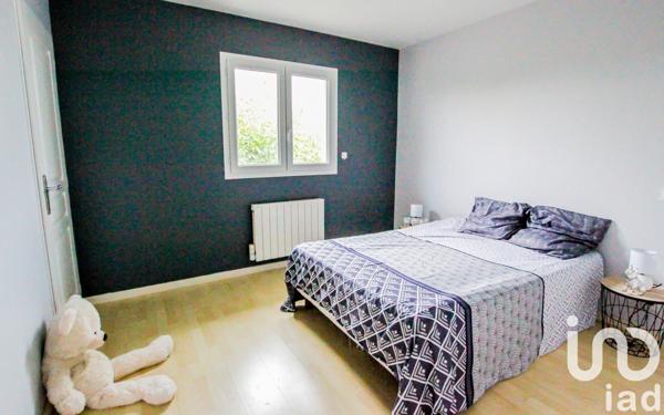 Maison 6 pièces de 140 m² à Ambarès-et-Lagrave (33440)