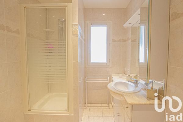 Maison 6 pièces de 140 m² à Ambarès-et-Lagrave (33440)