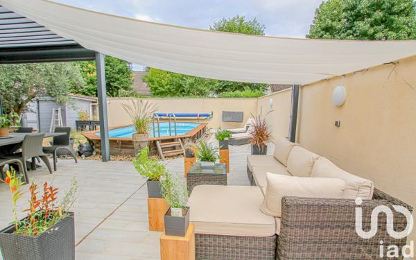 Maison 6 pièces de 140 m² à Ambarès-et-Lagrave (33440)