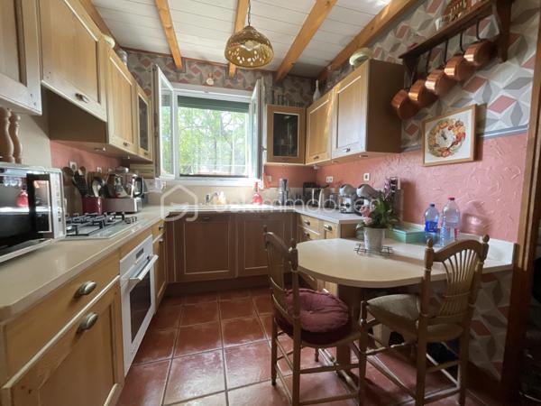 A deux pas d’Ales en voiture ! Au calme et sans vis à vis !!
Découvrez cette maison ancienne datant des années 1870 de type F4 .
Avec son charme authentique , nichée dans un cadre paisible de la campagne d'Alès , nous offrant une superbe vue dégagée !!
Offrant un style de vie tranquille avec sa vue dégagée et son orientation plein sud, cette demeure est un véritable coup de cœur.
Avec une superficie habitable de 91 m², cette maison sur deux niveaux, 
Au RDC : nous avons , un salon ouvert sur le séjour ,une cuisine séparée aménagée et équipée ,une salle de bains , un WC .
Une chambre confortable , un cellier faisant office de buanderie .d’une jolie terrasse ensoleillée .
 Profitez d'un spacieux séjour lumineux, de deux terrasses pour des moments de détente, et d'un jardin de 1570 m² cloturé.
avec  un puit équipé d’une pompe  et d’un arrosage automatique .
S’ajoute à cela une  piscine couverte par un Dôme 
Le bien est également doté de quatre parkings et plus..
d'une cave. 
Un garage individuel 
La maison est très bien entretenu 
Le système de chauffage individuel électrique. ,nous sommes chauffé par un poêle à pelés  ,
le double vitrage garantissent confort et économie. 
Proche des commodités d'Alès mais loin de l'agitation urbaine, 
elle est idéale pour ceux en quête de calme et de vie tranquille. 

Pour une visite ou toute information complémentaire, contactez Carole Deslee,
 votre mandataire de confiance.
 Du Lundi au Dimanche, je reste à votre écoute afin de répondre à vos attentes .