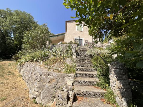 A deux pas d’Ales en voiture ! Au calme et sans vis à vis !!
Découvrez cette maison ancienne datant des années 1870 de type F4 .
Avec son charme authentique , nichée dans un cadre paisible de la campagne d'Alès , nous offrant une superbe vue dégagée !!
Offrant un style de vie tranquille avec sa vue dégagée et son orientation plein sud, cette demeure est un véritable coup de cœur.
Avec une superficie habitable de 91 m², cette maison sur deux niveaux, 
Au RDC : nous avons , un salon ouvert sur le séjour ,une cuisine séparée aménagée et équipée ,une salle de bains , un WC .
Une chambre confortable , un cellier faisant office de buanderie .d’une jolie terrasse ensoleillée .
 Profitez d'un spacieux séjour lumineux, de deux terrasses pour des moments de détente, et d'un jardin de 1570 m² cloturé.
avec  un puit équipé d’une pompe  et d’un arrosage automatique .
S’ajoute à cela une  piscine couverte par un Dôme 
Le bien est également doté de quatre parkings et plus..
d'une cave. 
Un garage individuel 
La maison est très bien entretenu 
Le système de chauffage individuel électrique. ,nous sommes chauffé par un poêle à pelés  ,
le double vitrage garantissent confort et économie. 
Proche des commodités d'Alès mais loin de l'agitation urbaine, 
elle est idéale pour ceux en quête de calme et de vie tranquille. 

Pour une visite ou toute information complémentaire, contactez Carole Deslee,
 votre mandataire de confiance.
 Du Lundi au Dimanche, je reste à votre écoute afin de répondre à vos attentes .