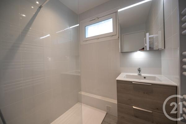 Appartement T3 à vendre  3 pièces - 50,58 m2 LE LAVANDOU - 83