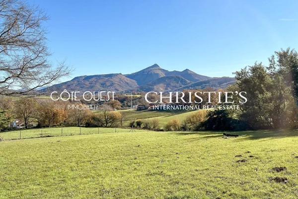 À vendre Urrugne – Villa d’architecte sur un terrain d’un hectare