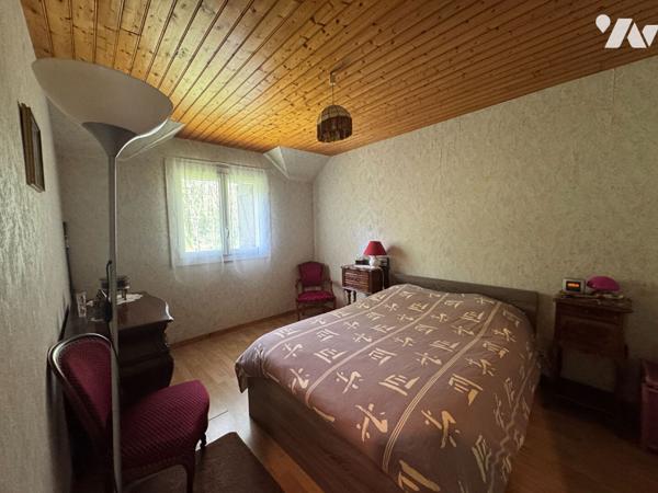 Maison avec hangar sur grand terrain boisé - Figeac