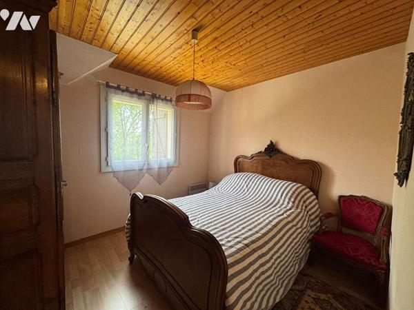 Maison avec hangar sur grand terrain boisé - Figeac