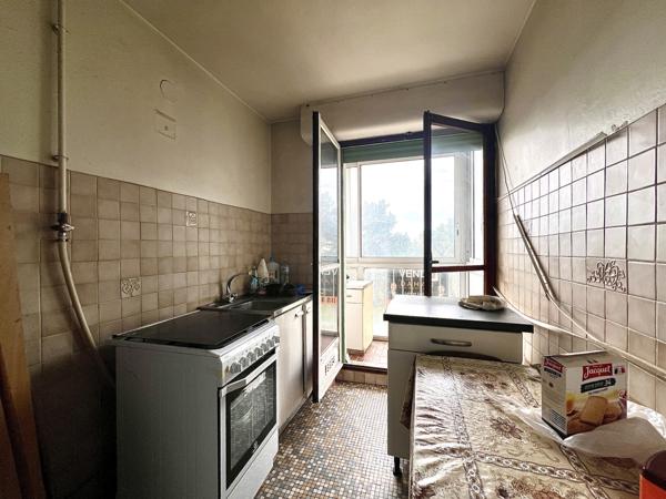 Chateau gombert (13013) 13013 - Les Olives / résidence Saint Théodore - Appartement 4 pièces à rénover.