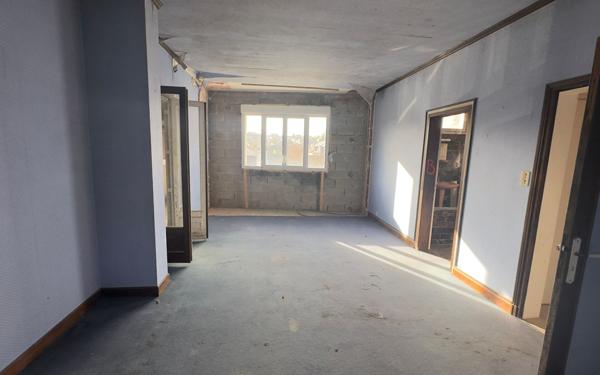 Appartement à vendre    6 pièces • 245 m2 Saint-Yrieix-la-Perche