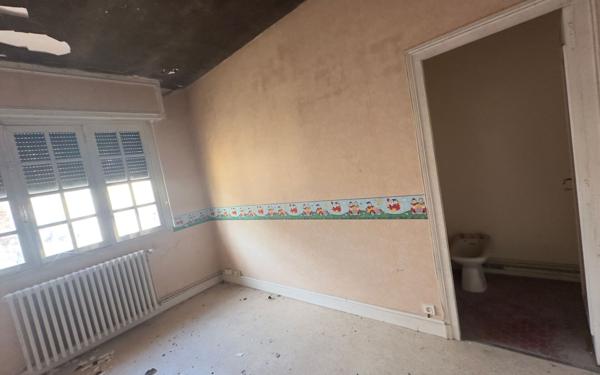 Appartement à vendre    6 pièces • 245 m2 Saint-Yrieix-la-Perche