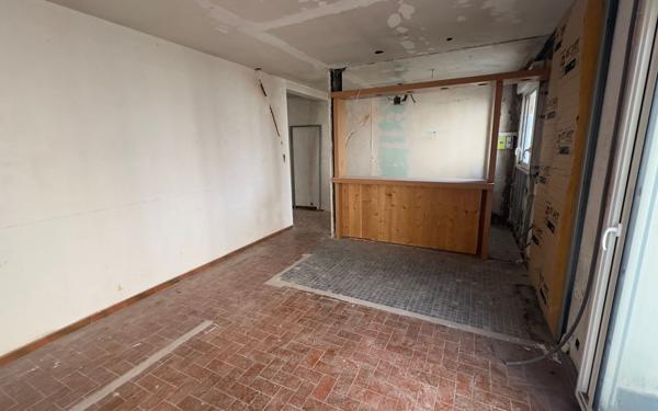 Appartement à vendre    6 pièces • 245 m2 Saint-Yrieix-la-Perche