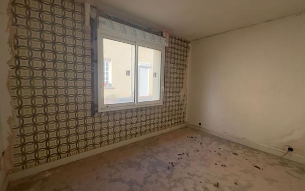 Appartement à vendre    6 pièces • 245 m2 Saint-Yrieix-la-Perche