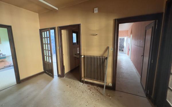 Appartement à vendre    6 pièces • 245 m2 Saint-Yrieix-la-Perche