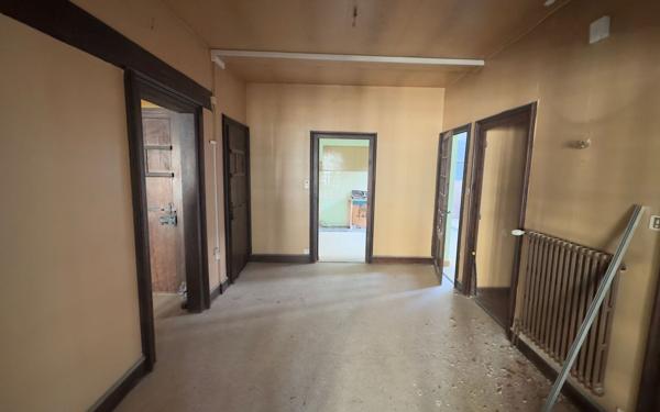 Appartement à vendre    6 pièces • 245 m2 Saint-Yrieix-la-Perche