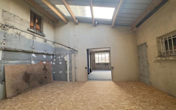 Appartement à vendre    6 pièces • 245 m2 Saint-Yrieix-la-Perche