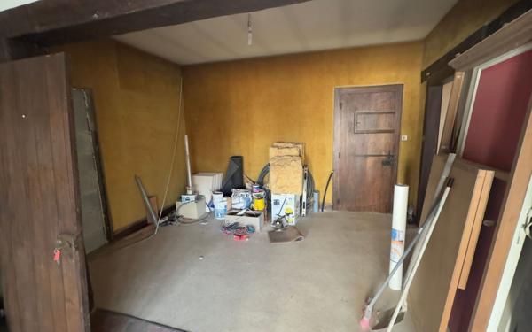 Appartement à vendre    6 pièces • 245 m2 Saint-Yrieix-la-Perche