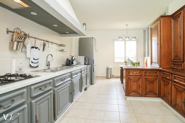 Maison à vendre 799 050 € Rochecorbon 11 p 315 m² DPE D