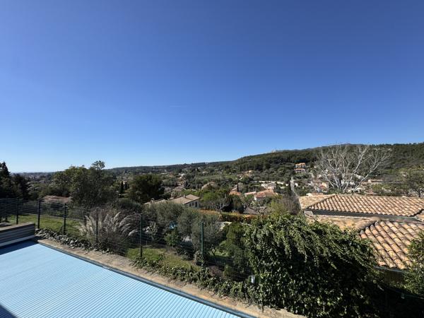 Chateau gombert (13013) Villa familiale T8 avec beaucoup de charme entre Château-Gombert et Plan-de-Cuques, 240m2 sur 1400m2 de jardin