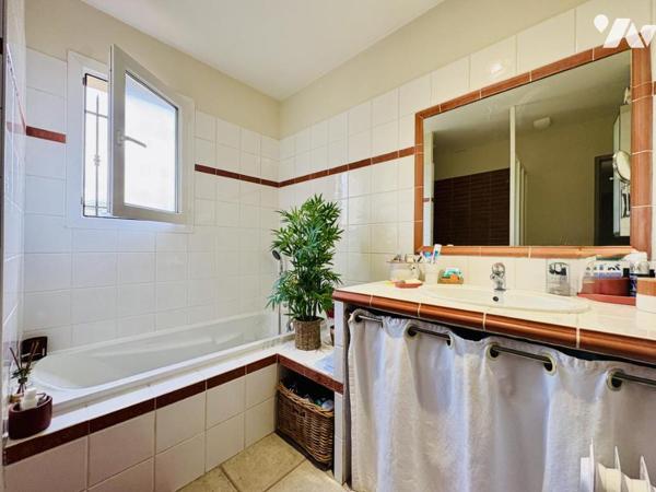 Maison T4 à Ollioules avec piscine et garage 