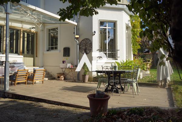 Maison Montmorency 10 pièces 300 m2 1 370 000 € ** - Référence 1435