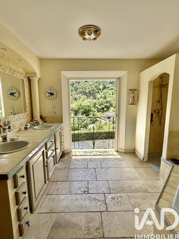 Maison à vendre 6 pièces 214 m² Vidauban